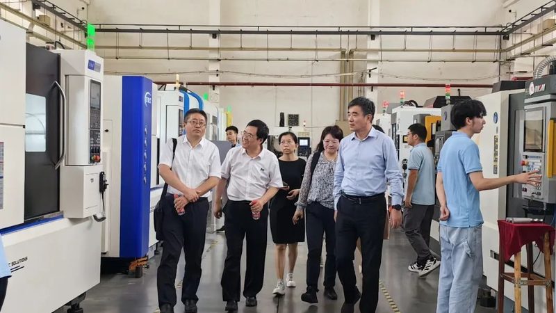 成都二手压路机批发市场：市场现状与选购指南